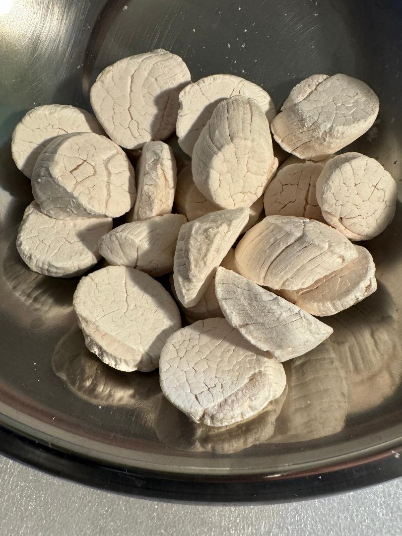RAW Freeze-Dried Scallops 3.7oz | QTY 18-23 Per package | 1 LB. Rehydrated |